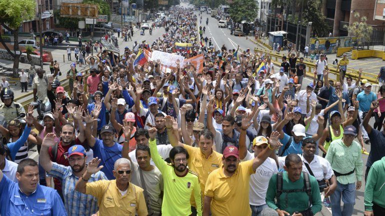 Las protestas opositoras ya suman 25 muertes confirmadas.