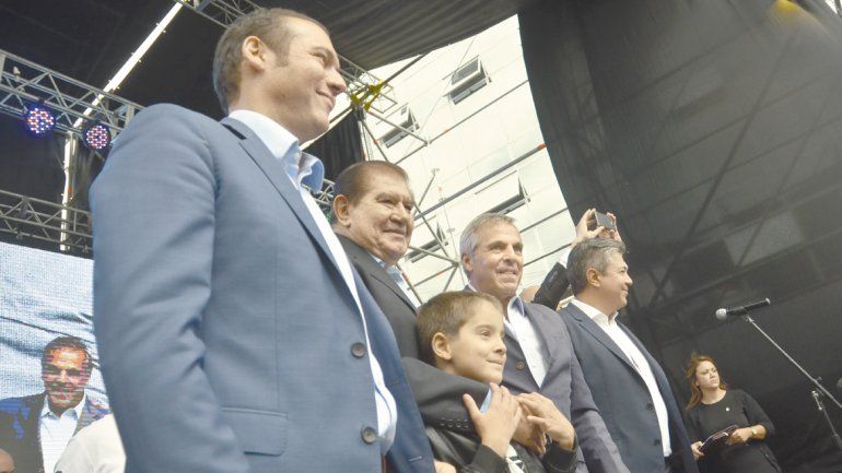 Ante miles de petroleros