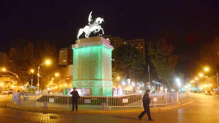 El 12 de septiembre de 1954 se inauguró el monumento.