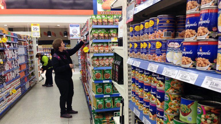 Alimentos. Sigue siendo el rubro que empuja la inflación. Alimentos. Sigue siendo el rubro que empuja la inflación.