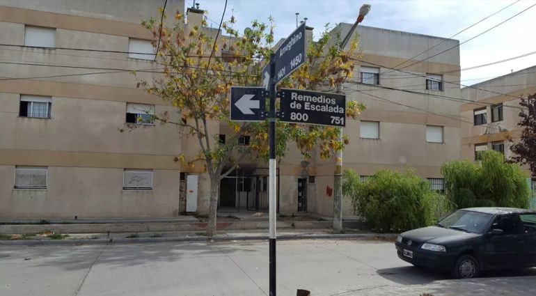 El edificio usurpado de Trelew donde torturaron al joven delivery, conocido por estar implicado en varios casos de estafas. El edificio usurpado de Trelew donde torturaron al joven delivery, conocido por estar implicado en varios casos de estafas.