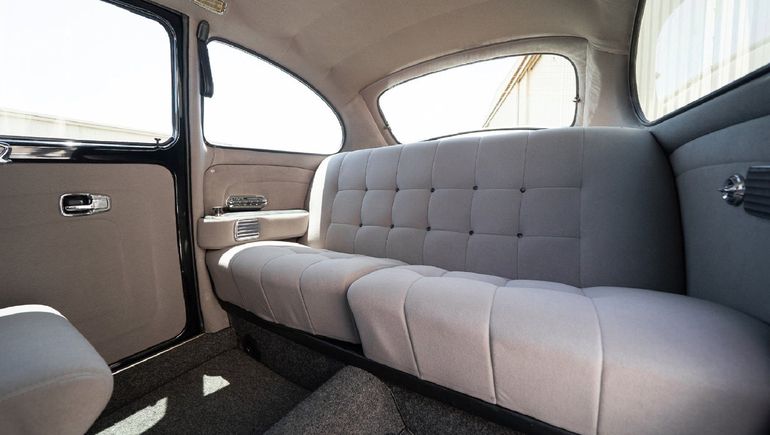 El notable espacio interior en las plazas traseras del Volkswagen Escarabajo. Foto: R;M Sotheby's. El notable espacio interior en las plazas traseras del Volkswagen Escarabajo. Foto: R;M Sotheby's.