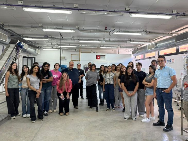 El director: Alejandro Gresia, director de la carrera, destaca la importancia de formar técnicos que también sean emprendedores. El director: Alejandro Gresia, director de la carrera, destaca la importancia de formar técnicos que también sean emprendedores.