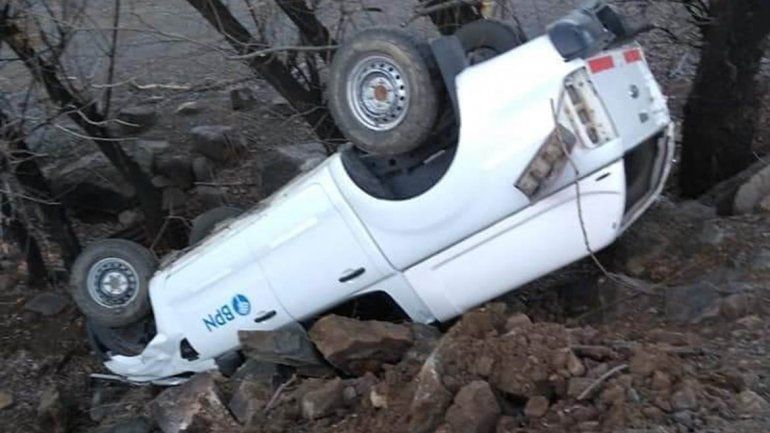 Volcó una camioneta en la ruta 43 por la presencia de hielo