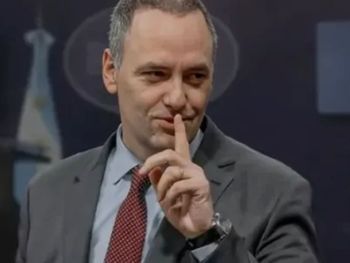 La decisión de sostener a Adorni combina poder interno, estrategia comunicacional y un frente judicial más delicado. La decisión de sostener a Adorni combina poder interno, estrategia comunicacional y un frente judicial más delicado.