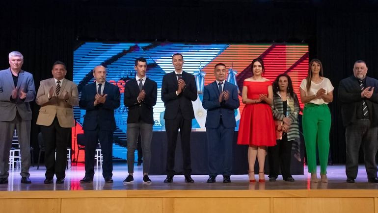 Ramón Rioseco y las nuevas autoridades de Cutral Có. Ramón Rioseco y las nuevas autoridades de Cutral Có.