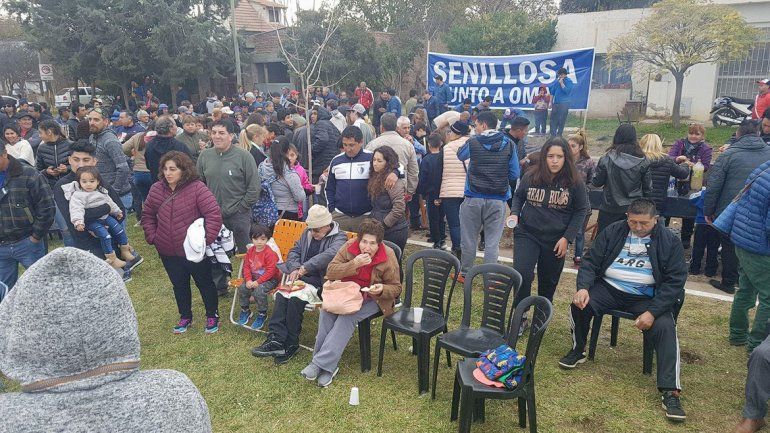 Un festejo patrio y político en las calles de Senillosa