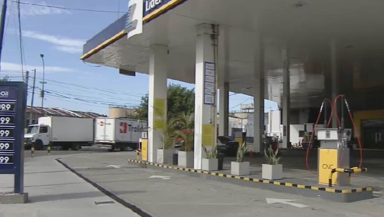 Estación de Servicio de Lanús, donde se desató la pela campal que terminó con un hombre muerto. Estación de Servicio de Lanús, donde se desató la pela campal que terminó con un hombre muerto.