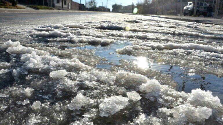 Pronostican más frío y lluvia y se suma el viento