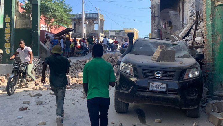 Haití: sismo deja al menos 300 muertos y destrozos