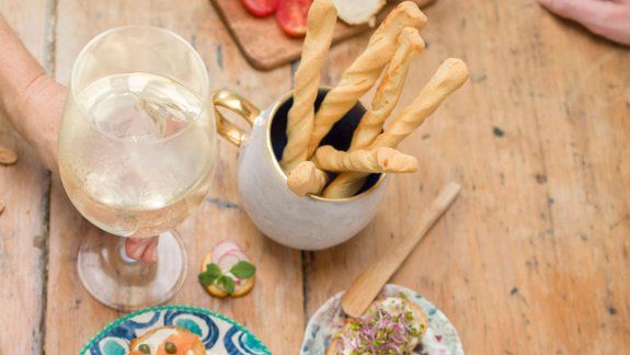 Qué vinos tomar en una mesa ligera y fresca