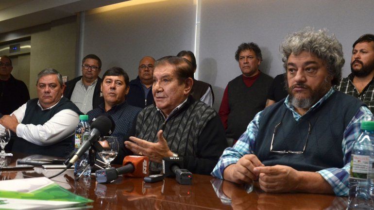 Pereyra hizo una rueda de prensa ayer en la mutual de los petroleros.