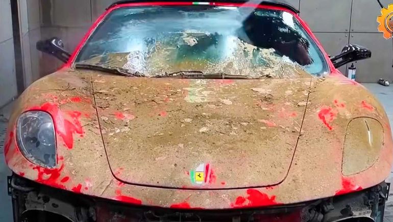 Deplorable: así recibió el youtuber Mechanic PVN la Ferrari F430 que semanas más tarde dejó como nueva.