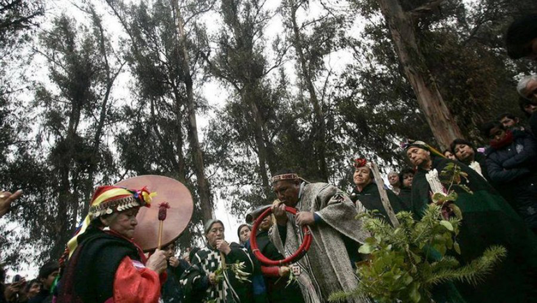 Volcán Lanin. Ceremonia Mapuche. 