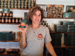 Yanina en Nous. Yanina en Nous.