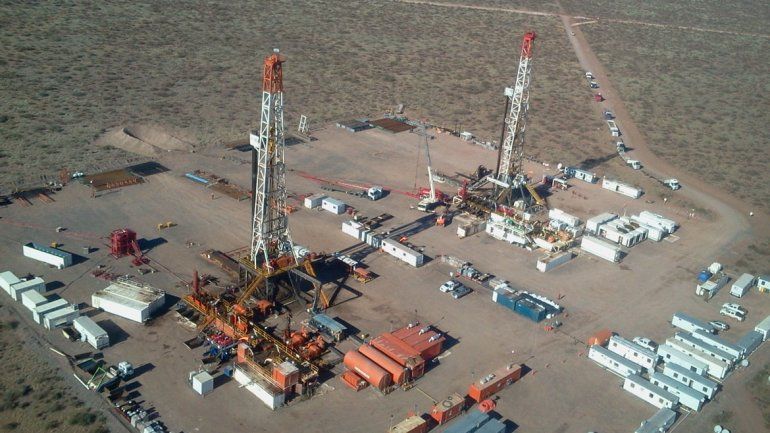 Pereyra denunció que hay 800 petroleros que no van a trabajar por la crisis del petróleo