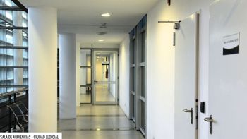 un ladron fue atrapado in fraganti e hirio a cuchillazos a los propietarios de una camioneta un ladron fue atrapado in fraganti e hirio a cuchillazos a los propietarios de una camioneta