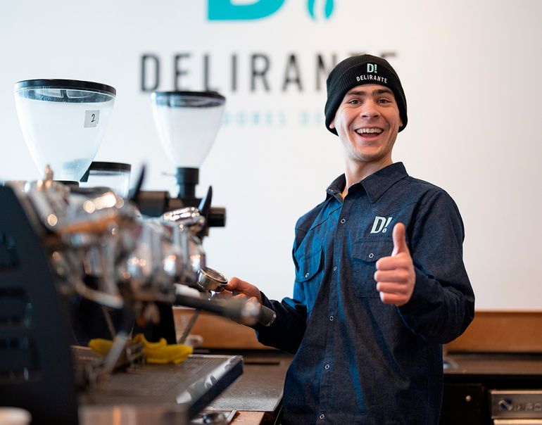 Baristas especializados en cada detalle del proceso. Baristas especializados en cada detalle del proceso.