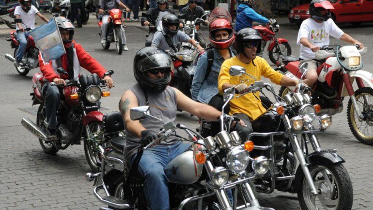 Los motociclistas se reúnen hoy en el monumento a San Martín.