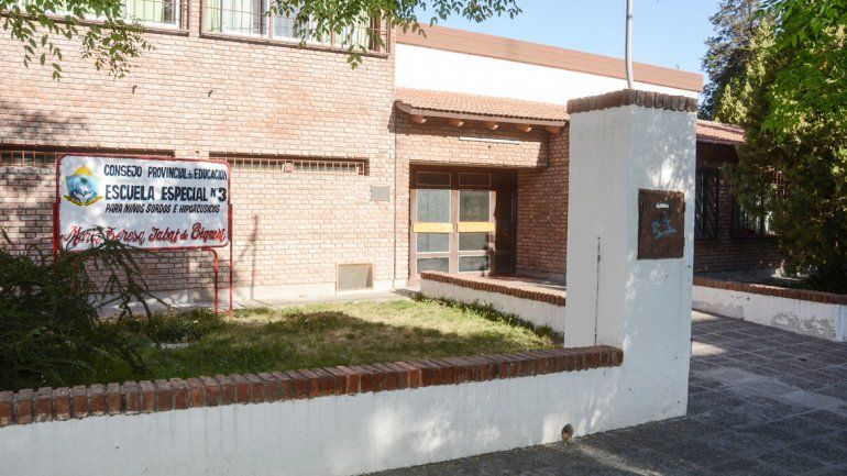 La Escuela Especial 3 está ubicada al lado de la Comisaría Primera