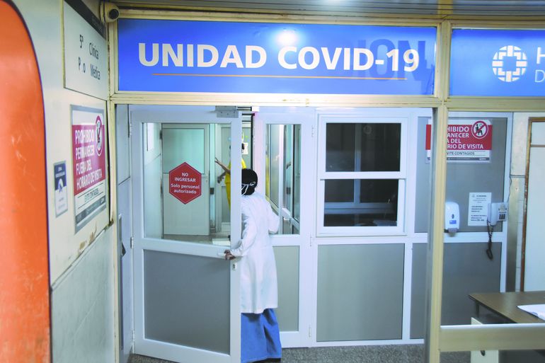 La ocupación de camas de terapia intensiva continúa al 81%.