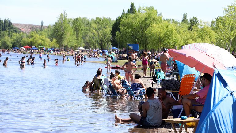 El calor se hará sentir con fuerza este domingo en Neuquén. El calor se hará sentir con fuerza este domingo en Neuquén.