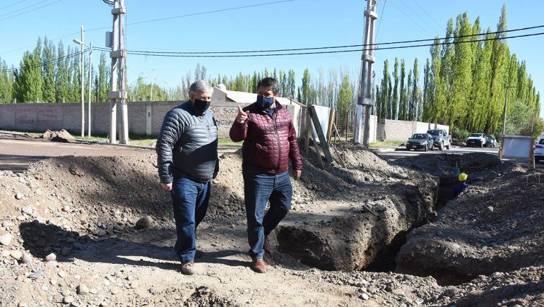 Gaido recorrió las obras. 