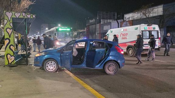 Choque en el Parque Central: el conductor estaba alcoholizado y hay diez heridos