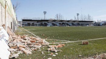 La postal del inicio de la obra en el estadio del Club Cipolletti. La postal del inicio de la obra en el estadio del Club Cipolletti.
