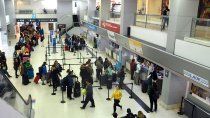 Los pasajeros de Flybondi, víctimas de los constantes cambios 