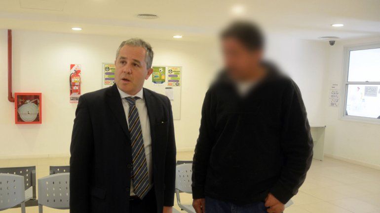 El acusado se entregó el martes en la fiscalía con su abogado.