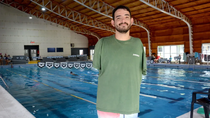 Nació sin brazos, gana medallas en natación adaptada y sueña con convertirse en abogado Nació sin brazos, gana medallas en natación adaptada y sueña con convertirse en abogado