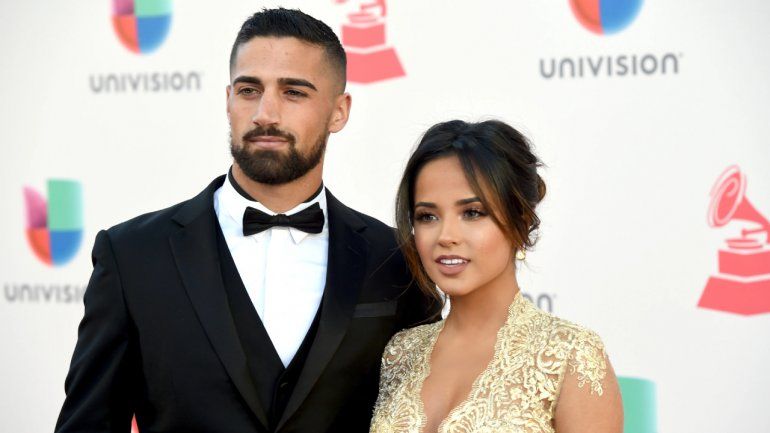 Becky G y sus fotos más románticas con Sebastian Lletget