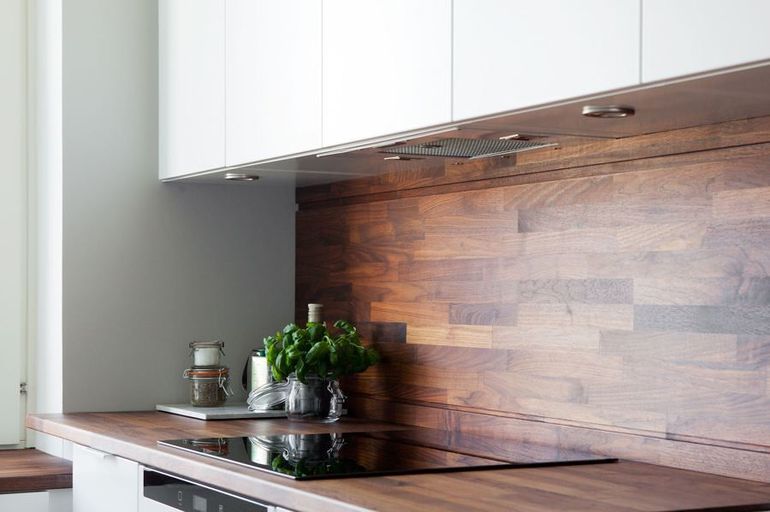 En la cocina, la tendencia a utilizar madera genera sensación de confort, elegancia y rusticidad. En la cocina, la tendencia a utilizar madera genera sensación de confort, elegancia y rusticidad.
