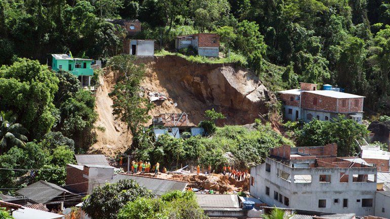 14 muertos por el desprendimiento de una piedra