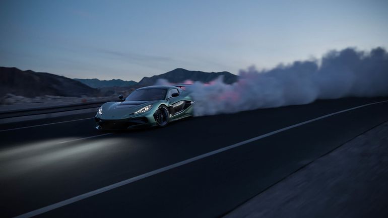 Su versión todavía más radical, el Rimac Nevera R, alcanza una potencia de 2.017 CV y registró una velocidad máxima de 431,45 km/h. Foto: Rimac Su versión todavía más radical, el Rimac Nevera R, alcanza una potencia de 2.017 CV y registró una velocidad máxima de 431,45 km/h. Foto: Rimac