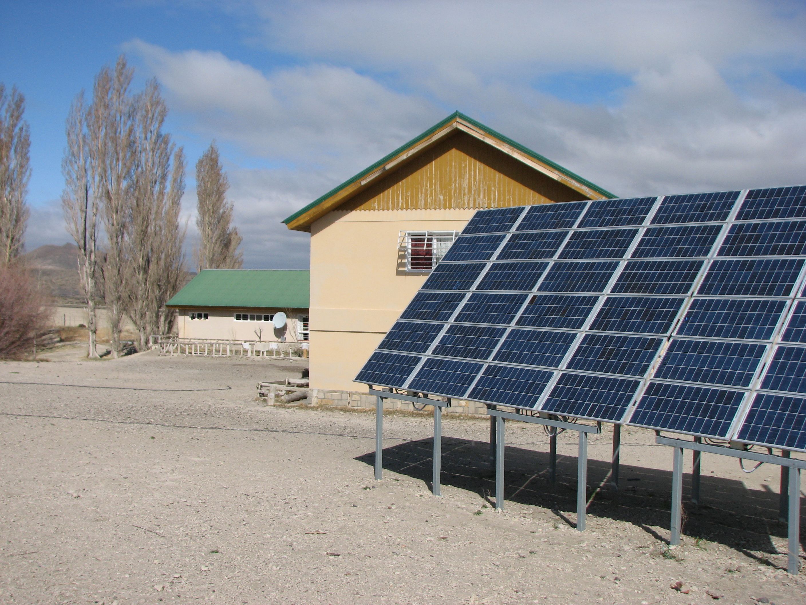 Anuncian el llamado a licitación para abastecer de energía a diversas zonas rurales de Río Negro