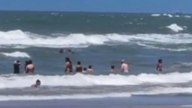 El dramático rescate de tres nenes que se estaban ahogando en Mar del Plata