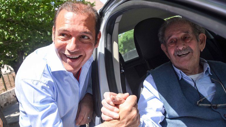 Asistencia perfecta para el abuelo Pastor: fue a votar a sus 104 años