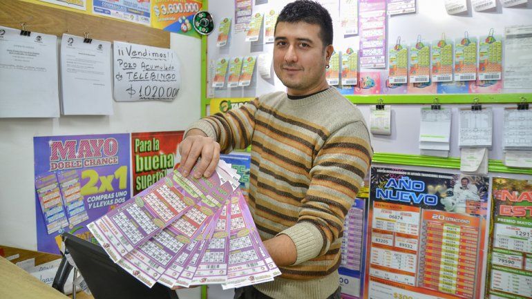 El empleado de la agencia N° 115 se mostró contento con la noticia.