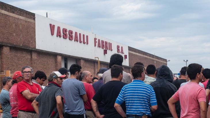 Gran parte de los pobladores de Firmat se mantienen movilizados hace semanas. Gran parte de los pobladores de Firmat se mantienen movilizados hace semanas.