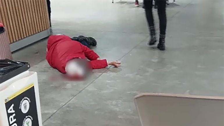 Un turista francés murió en una comisaría luego de que le robaran