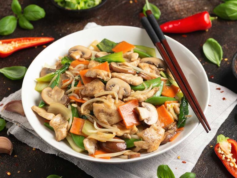 Chop Suey de pollo y hongos, una opción muy sabrosa. Chop Suey de pollo y hongos, una opción muy sabrosa.