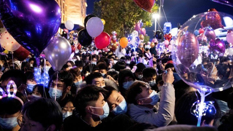 Así celebró la llegada del 2021 la ciudad china donde surgió el COVID