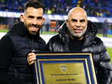 El palito de Tevez a Riquelme tras su vuelta a La Bombonera