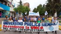 en 23 fotos, neuquen volvio a marchar en defensa de la universidad publica