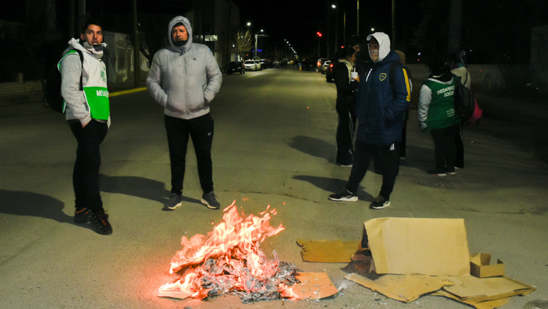 La protesta abarca empleados de la subsecretaría de familia