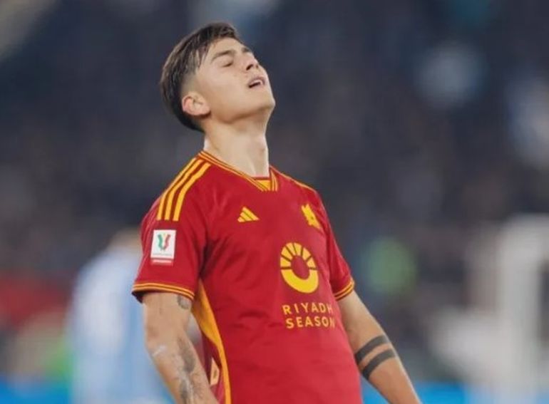 Dybala con la camiseta de la Roma Dybala con la camiseta de la Roma