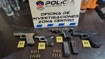 Parte de las armas secuestradas a las bandas narcos. Parte de las armas secuestradas a las bandas narcos.