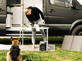 Ofrecen innovadoras estaciones de energía portátil amigables con el ambiente